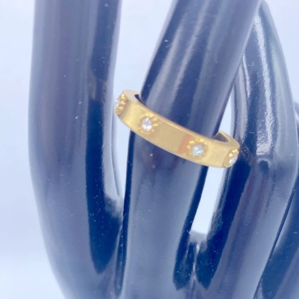 J Crew Designer Gold Tone With Repeating Rhinestone Flowers Eternity Band Sz 7 - Picture 3 of 4